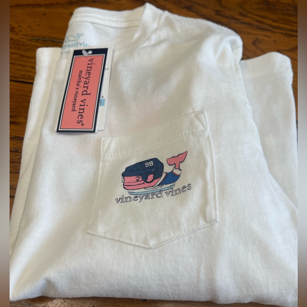 Long sleeve t-shirt Vineyard Vines hockey skate size 5